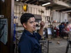 Moradores de Boyle Heights descrevem condições insuportáveis, mau cheiro
