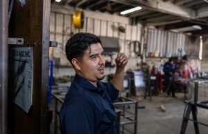 Moradores de Boyle Heights descrevem condições insuportáveis, mau cheiro