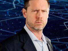 Tim Heidecker zombando de Alex Jones no Infowars da Onion